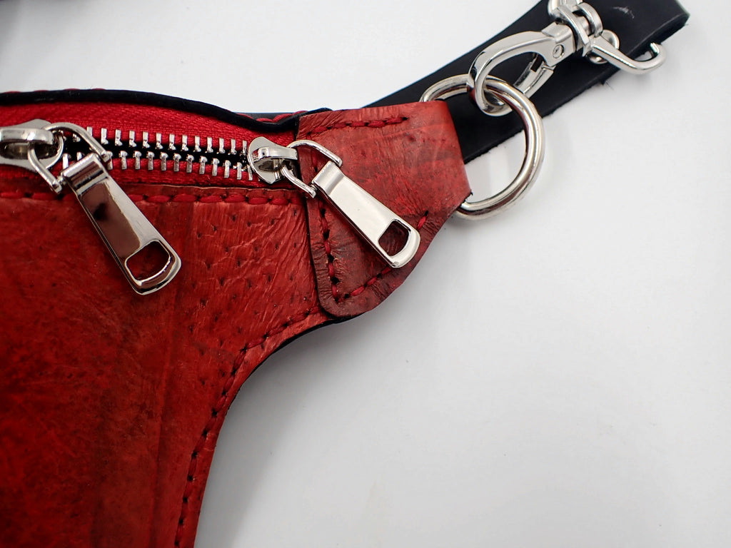 Red Seahorse Pouch (M)