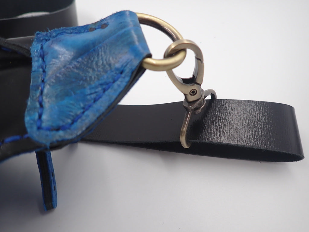 Azul Seahorse Pouch (M)
