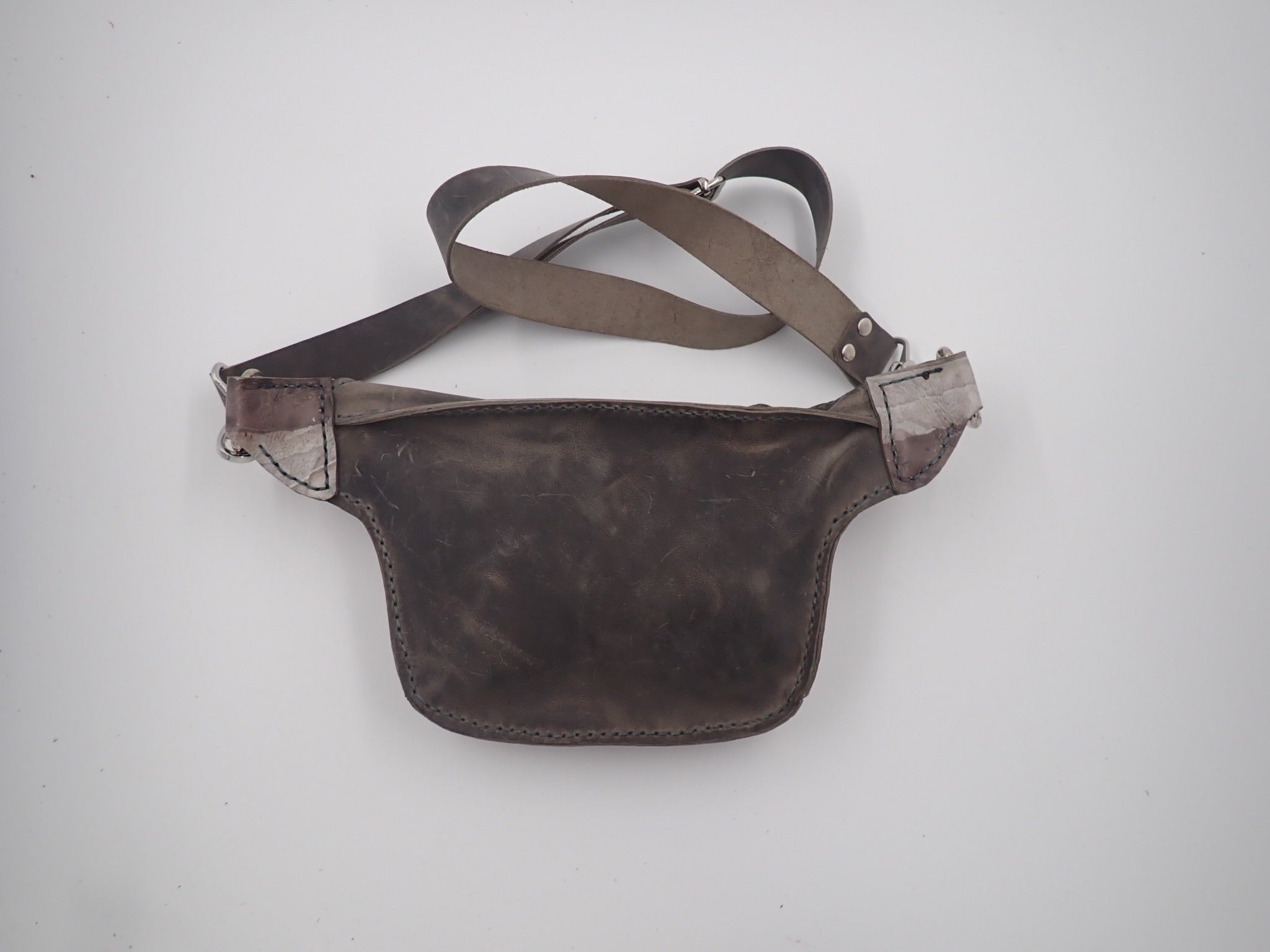 Grey Seahorse Pouch (S)