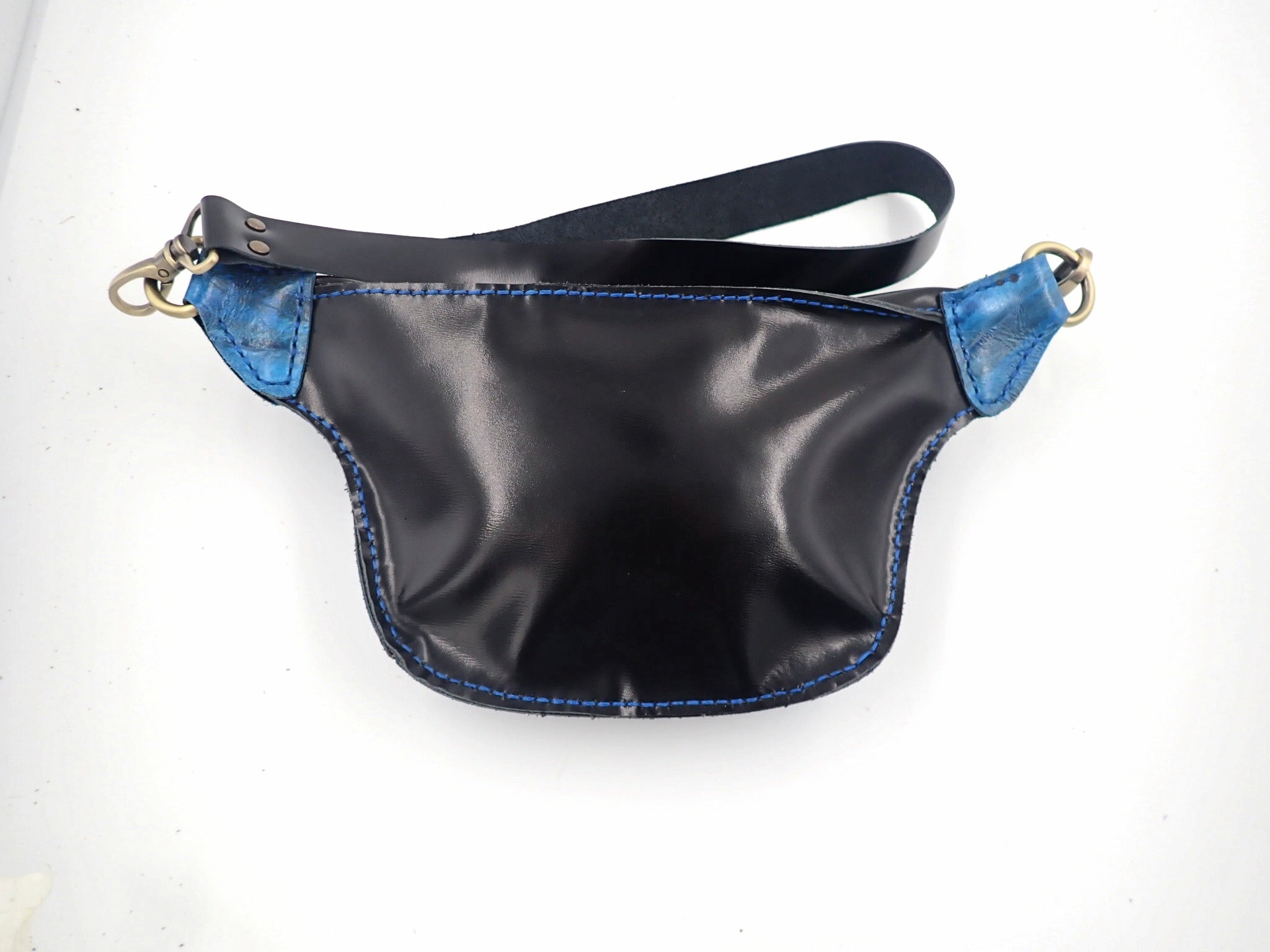 Azul Seahorse Pouch (M)