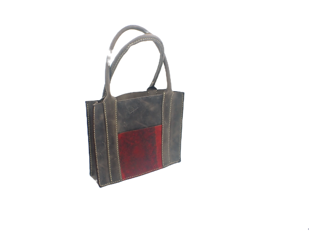 Stormy Bullshark Purse (M)