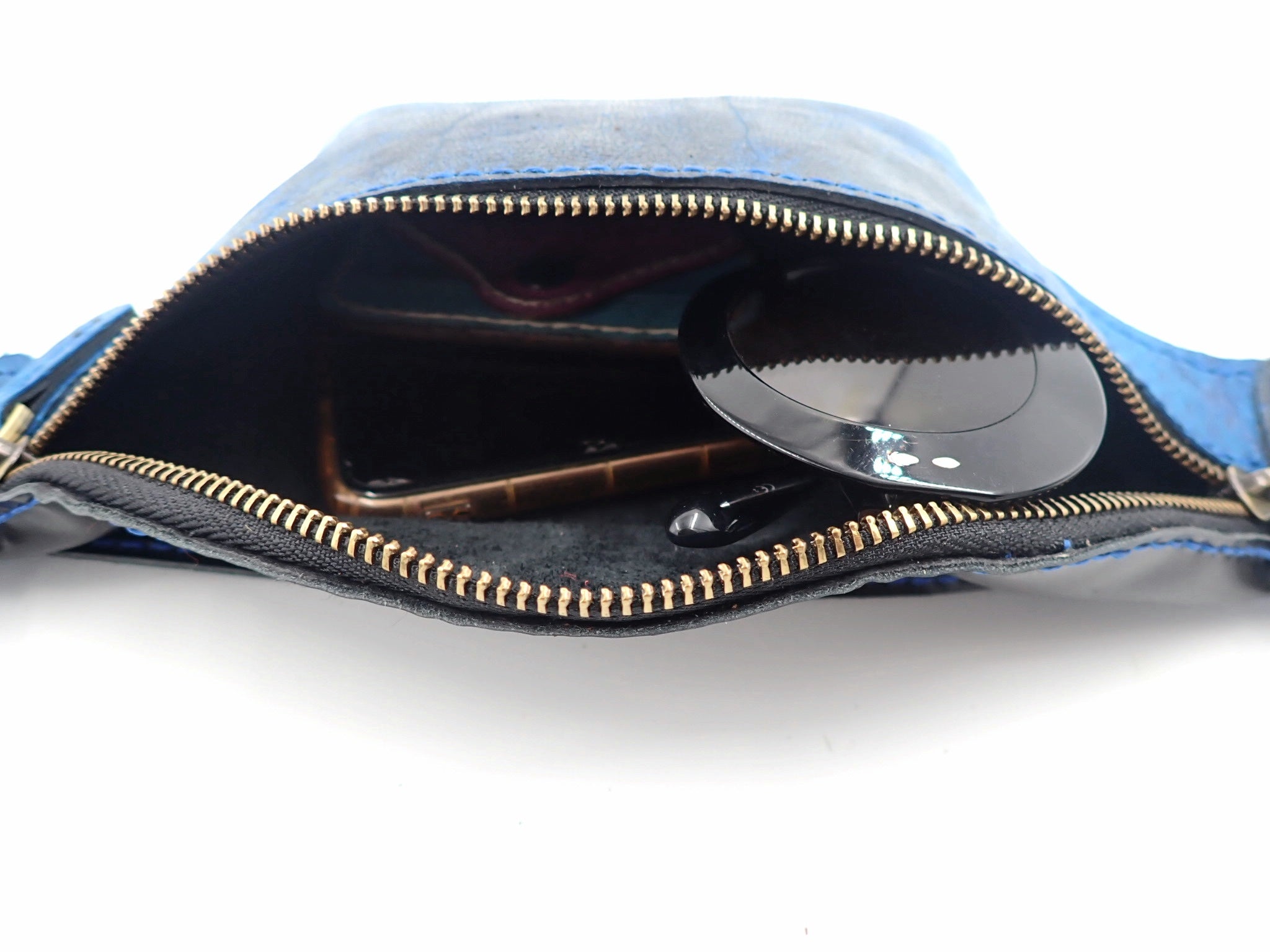 Azul Seahorse Pouch (M)